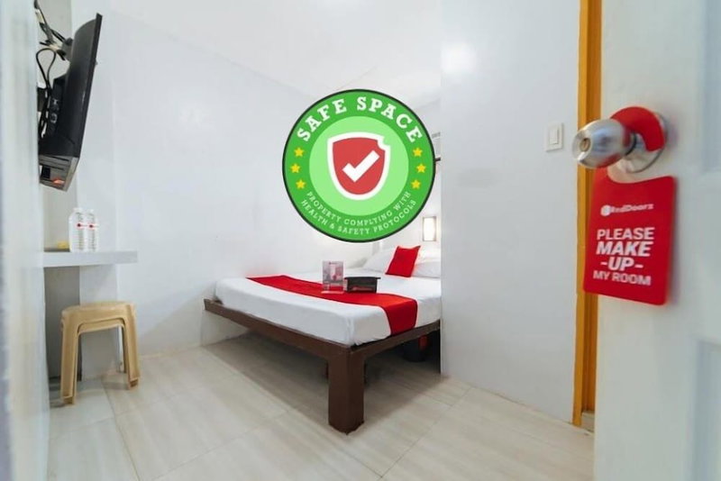 RedDoorz @ San Antonio Binan, Biñan City, Philippines