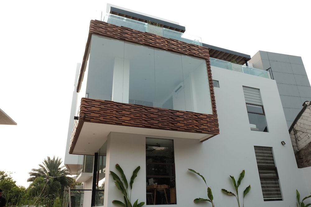 Flat06 Tendean, Indonesia