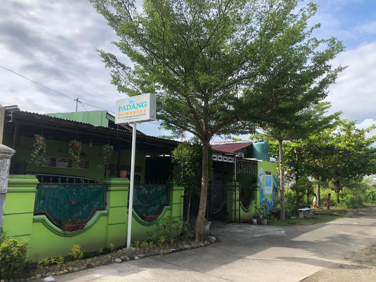 Padang Homestay, Индонезия