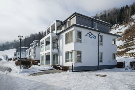 Der Gletscherblick by Alpin Rentals - incl Summercard, Kaprun, Austria
