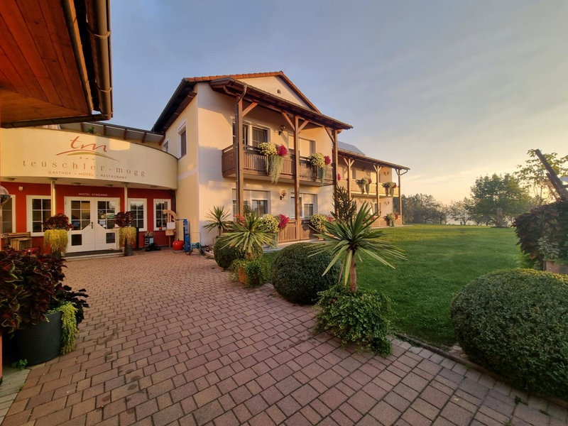 Hotel-Restaurant Teuschler-Mogg Bad Waltersdorf inklusiv Genusscard, Bad Waltersdorf, Austria