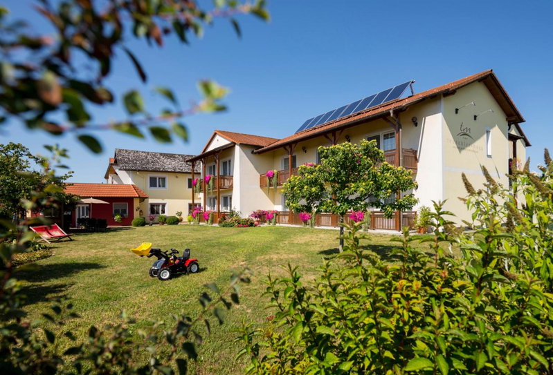 Hotel-Restaurant Teuschler-Mogg Bad Waltersdorf inklusiv Genusscard, Bad Waltersdorf, Austria