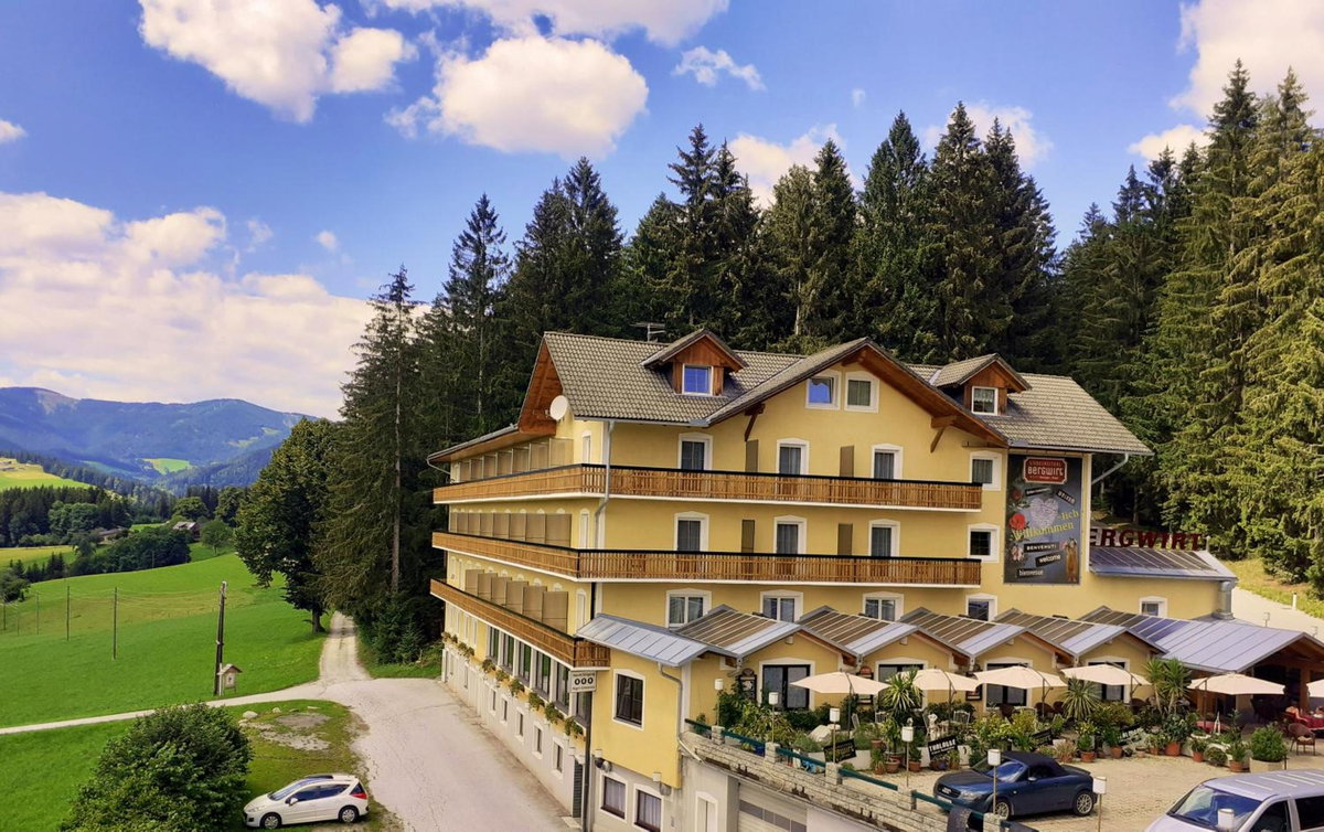 Hotel · LiebesNesterl Bergwirt - Boutique Hotel, Köflach