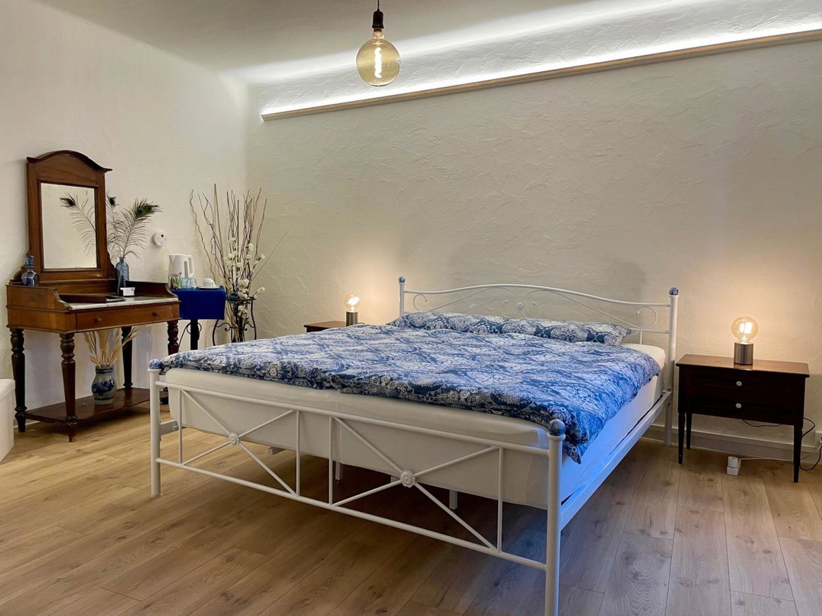 Hotel · 1912 - Blue Room - old town, Locarno