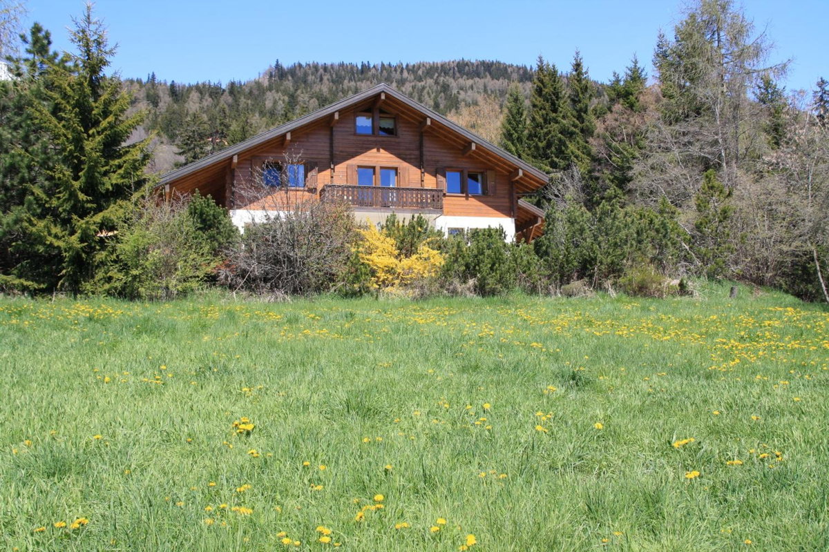 Chalet Domaine de la Famille te Arbaz, Switzerland