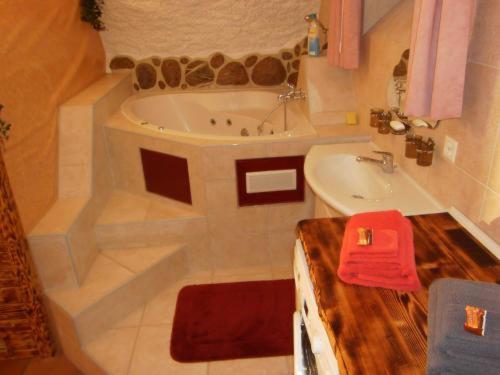 Casa Job - Gasthaus - Sauna, Whirlpool - Trun, Trun, Switzerland