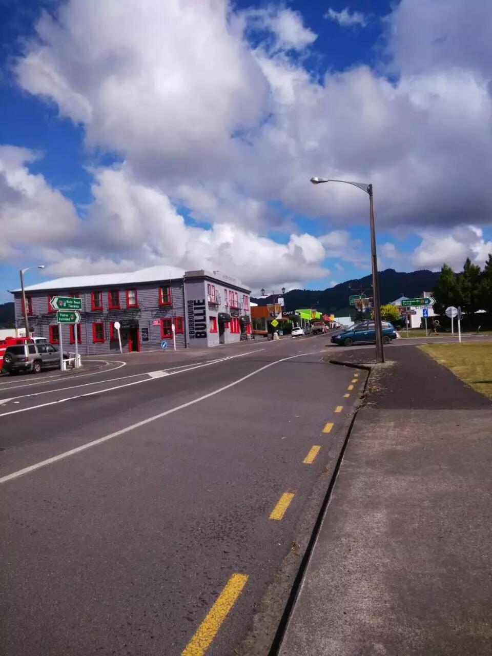 Golden Cross Hotel, New Zealand