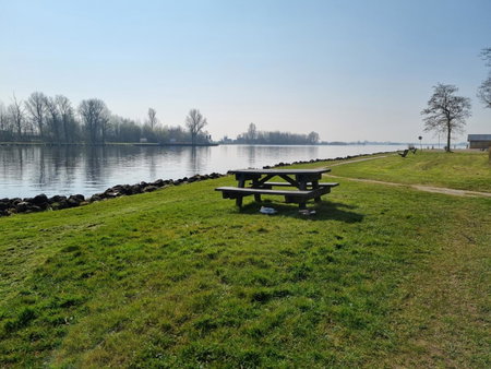 Vakantie vieren aan het Sneekermeer, Offingawier, The Netherlands