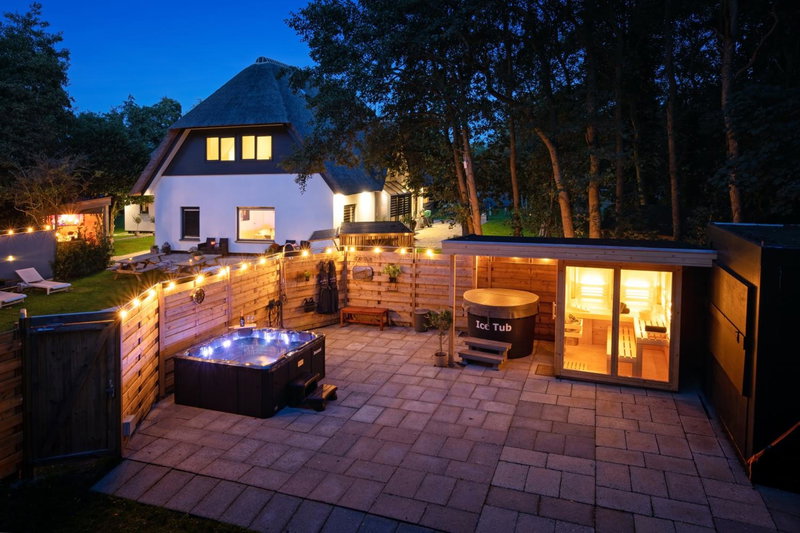The island life texel met jacuzzi, De Koog, The Netherlands