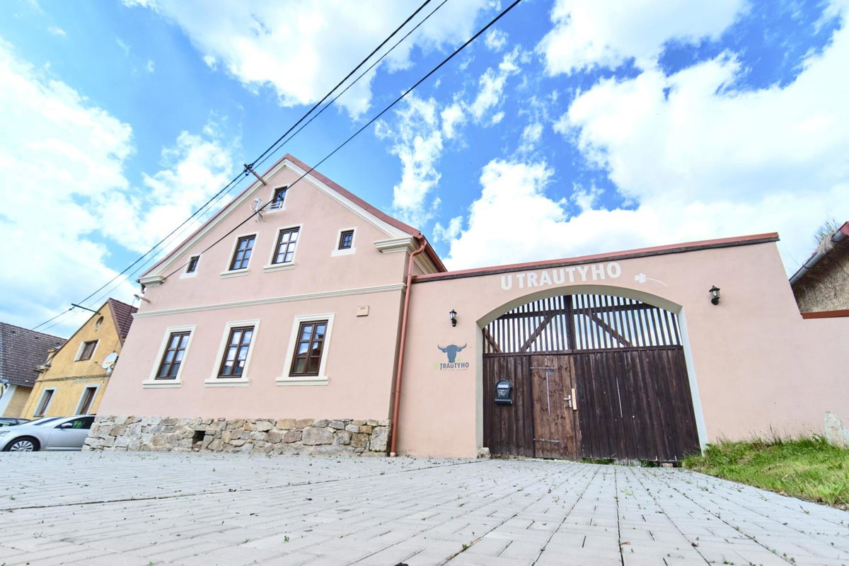 Hotel · U Trautyho, Zadní Chodov