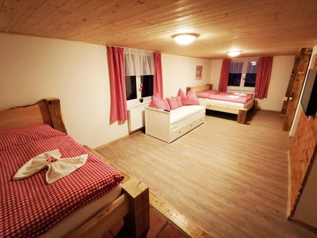 Penzion U Lípy, Ostrov, Czechia