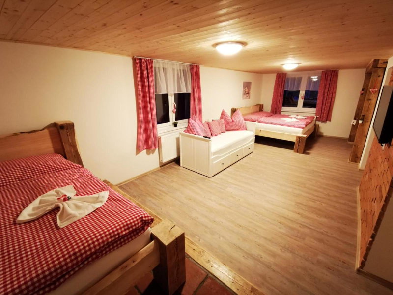 Penzion U Lípy, Ostrov, Czechia