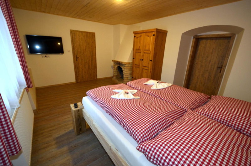 Penzion U Lípy, Ostrov, Czechia