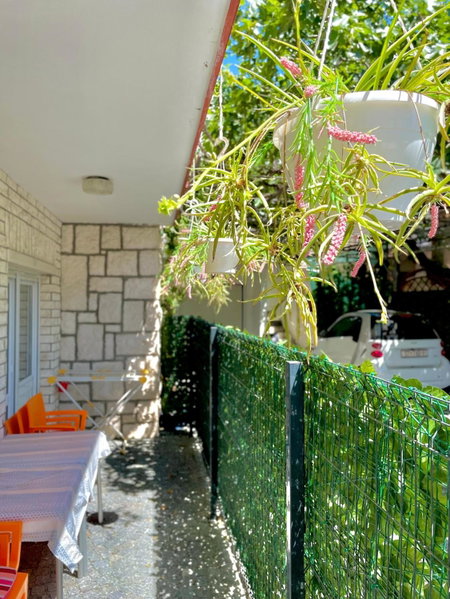 Apartments Neven, Omiš, Croatia