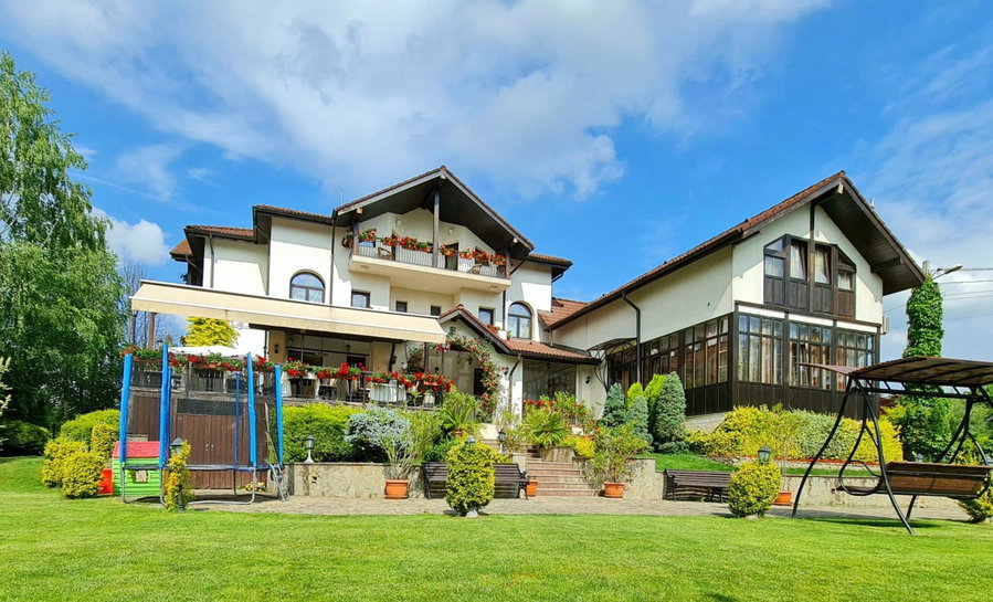 Casa Domneasca, Curtea de Argeş, Romania