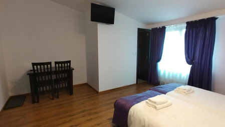 La Amy, Pangarati, Romania
