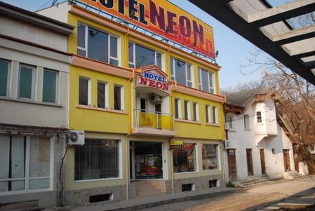 Neon Guest Rooms, Shumen, Bulgaria
