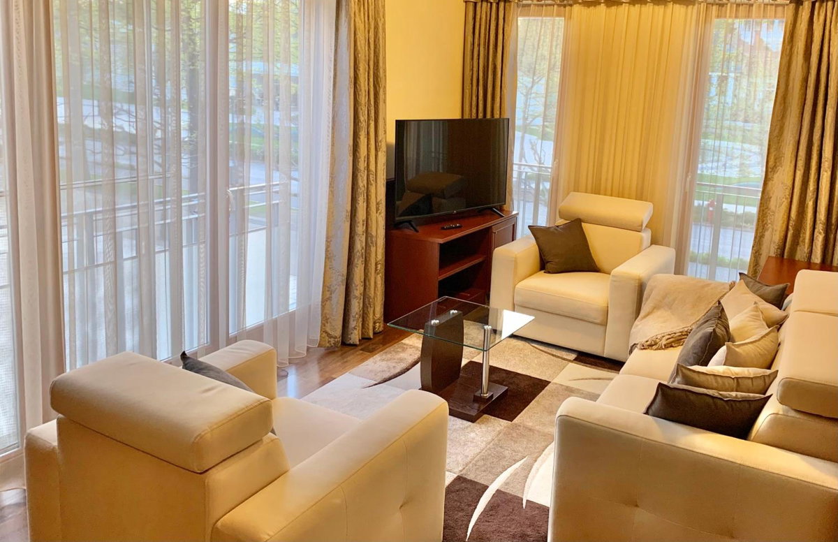 A01 Sétány-Silverine Apartmanház-Őrzött parkolóval, Hungary