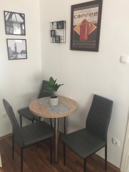 Kistímár Apartman, Pécs, Hungary