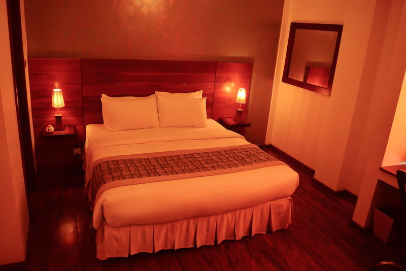 Deluxe 4BR Penthouse By Unique Towers, Colombo, Sri Lanka