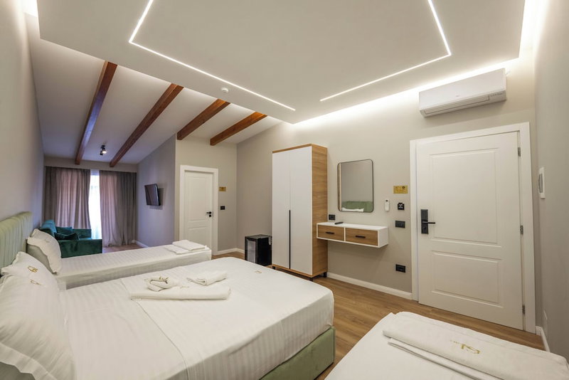 Golemi Lux Hotel, Golem, Albania