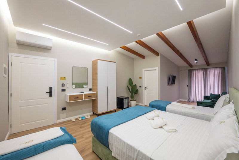Golemi Lux Hotel, Golem, Albania