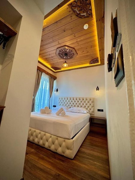 Martin Empire, Gjirokastër, Albania