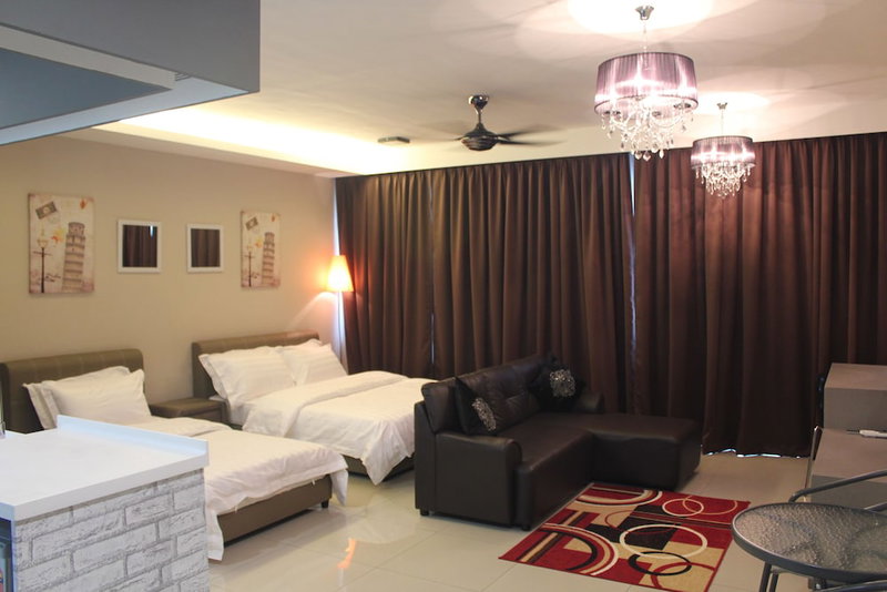 De Houz - Trefoil Setia Alam Home Stay, Shah Alam, Malaysia