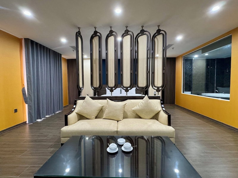 Luxury Phoenix Hotel 2, Bac Ninh, Vietnam