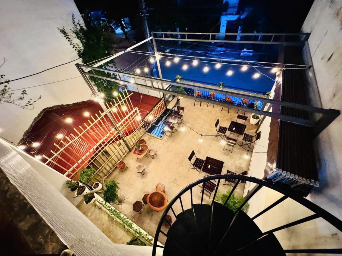 Ỉn Homestay & Café, Vietnam