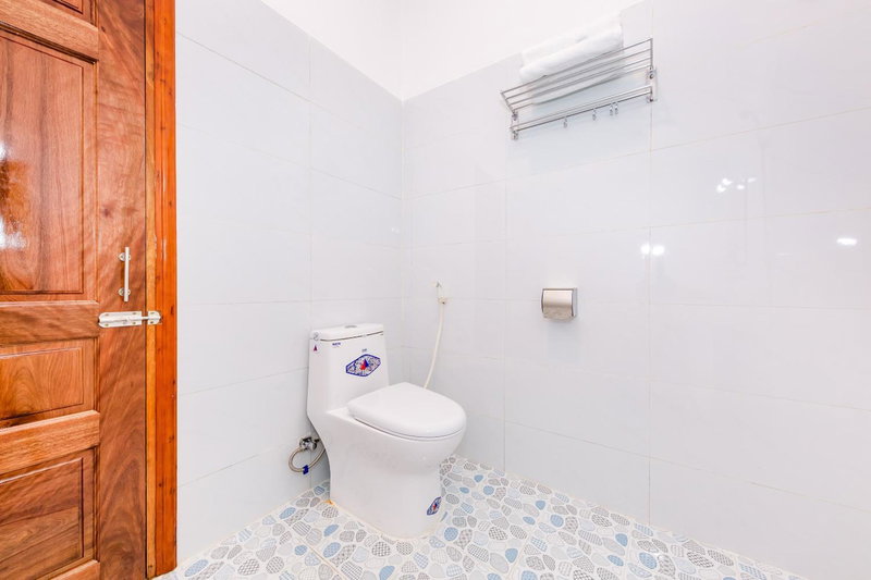 Super OYO 598 Peony Hotel, Cam Ranh, Vietnam