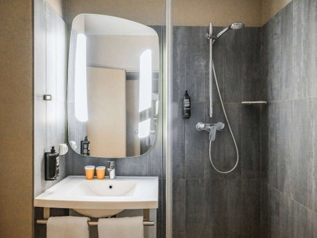 ibis Styles Poissy, Poissy, France