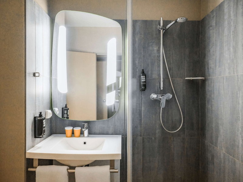 ibis Styles Poissy, Poissy, France