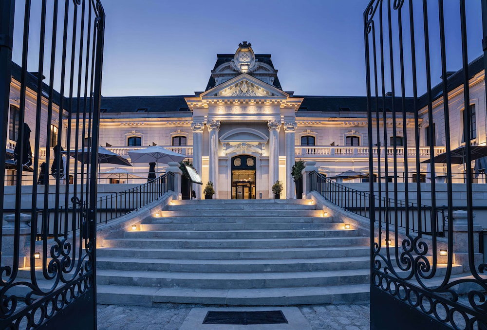 Best Western Premier Hotel de la Cite Royale, France
