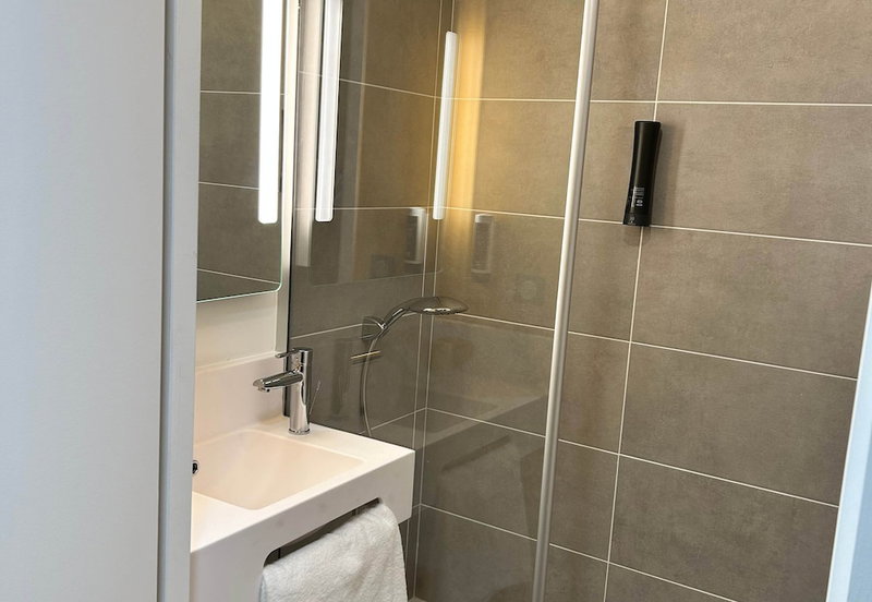 B&B HOTEL Cergy Saint-Christophe Gare, Cergy, France
