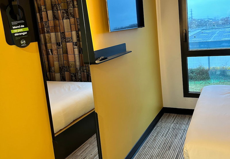 B&B HOTEL Cergy Saint-Christophe Gare, Cergy, France