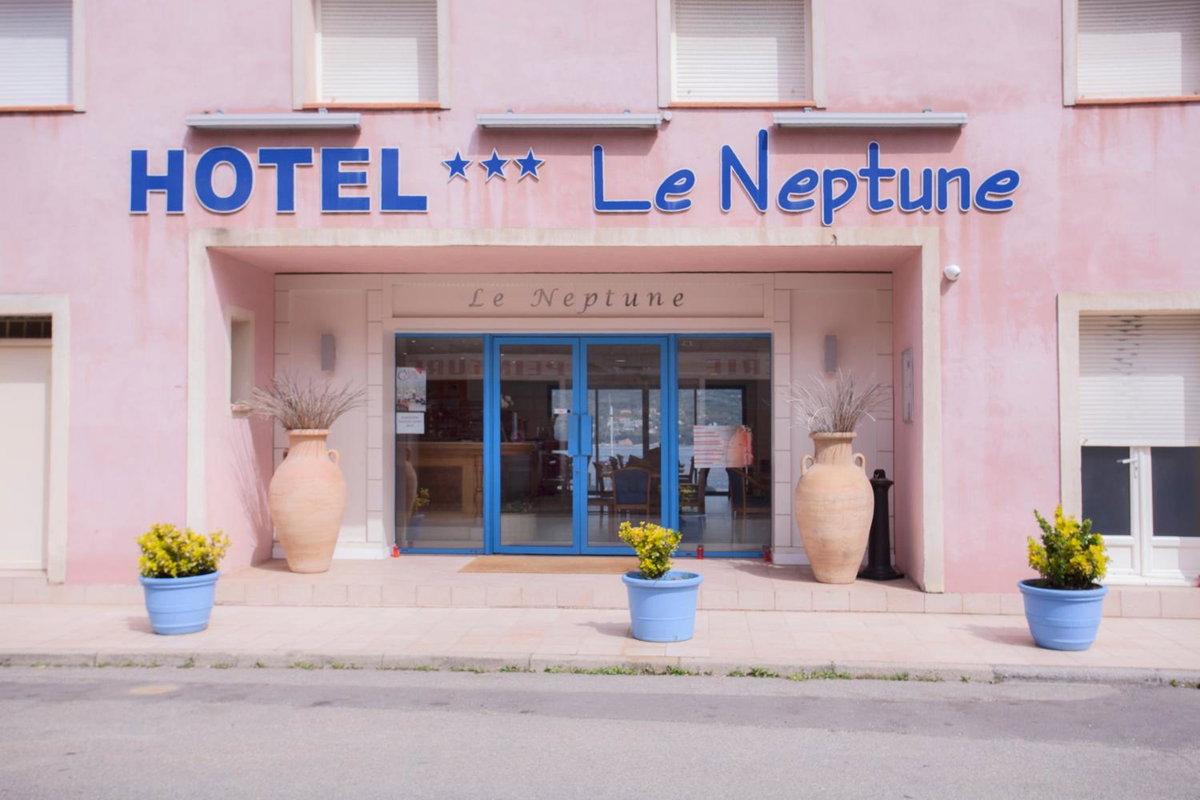 Le Neptune & Spa, France