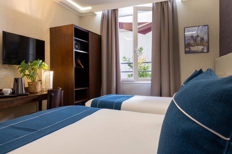 Nord Est Hotel, Paris, France