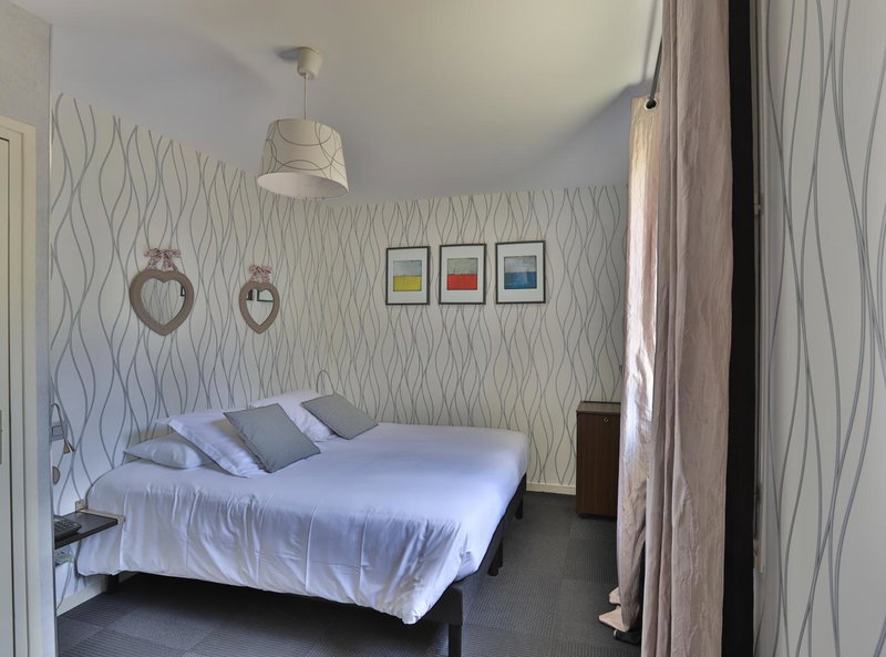 Logis Hotel Des Grands Vins, Fleurie, France