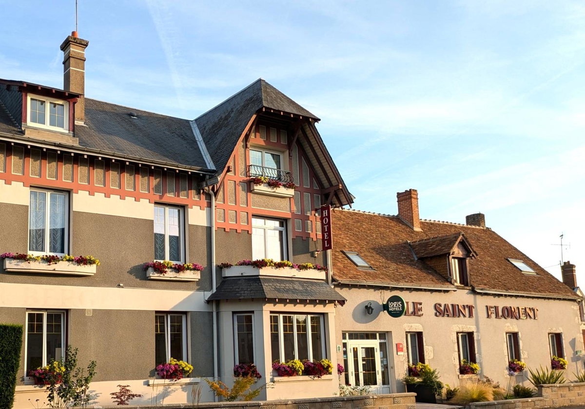 Hotel · Logis Hôtel Le Saint Florent, Mont-près-Chambord