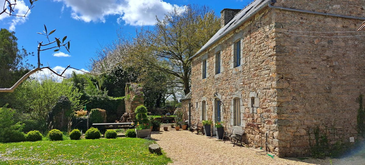 Hotel · Kervaillant, Plouëc-du-Trieux