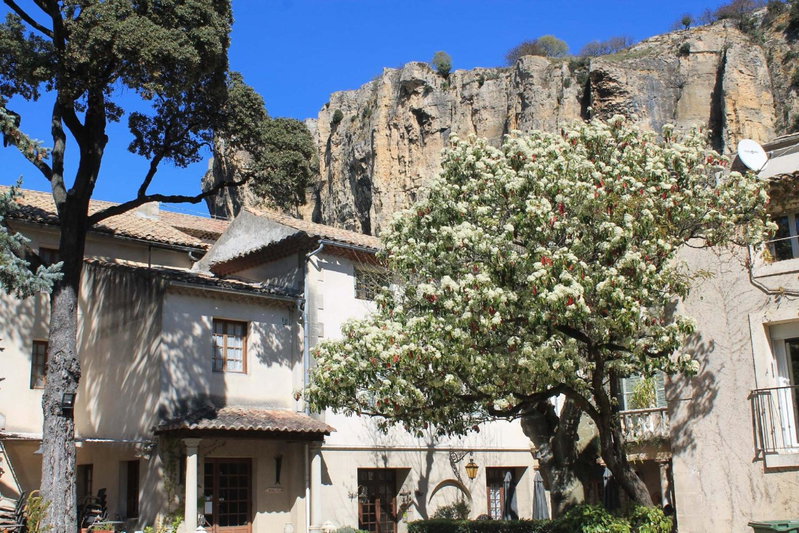 Hôtel et Restaurant Le Manoir - Echangeur A7-A9 - 24h-24h, Mornas, France