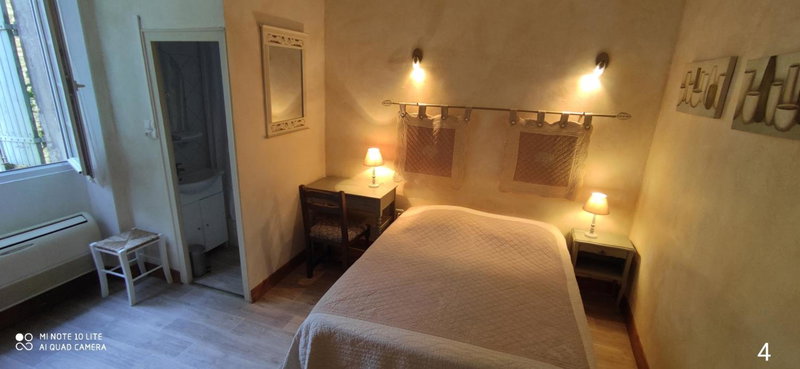 Hôtel et Restaurant Le Manoir - Echangeur A7-A9 - 24h-24h, Mornas, France