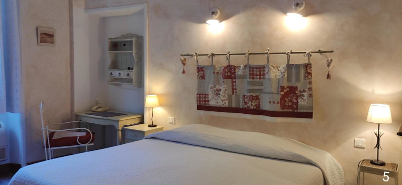 Hôtel et Restaurant Le Manoir - Echangeur A7-A9 - 24h-24h, Mornas, France