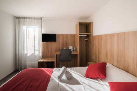 Brit Hotel Plaisance, Narbonne, France