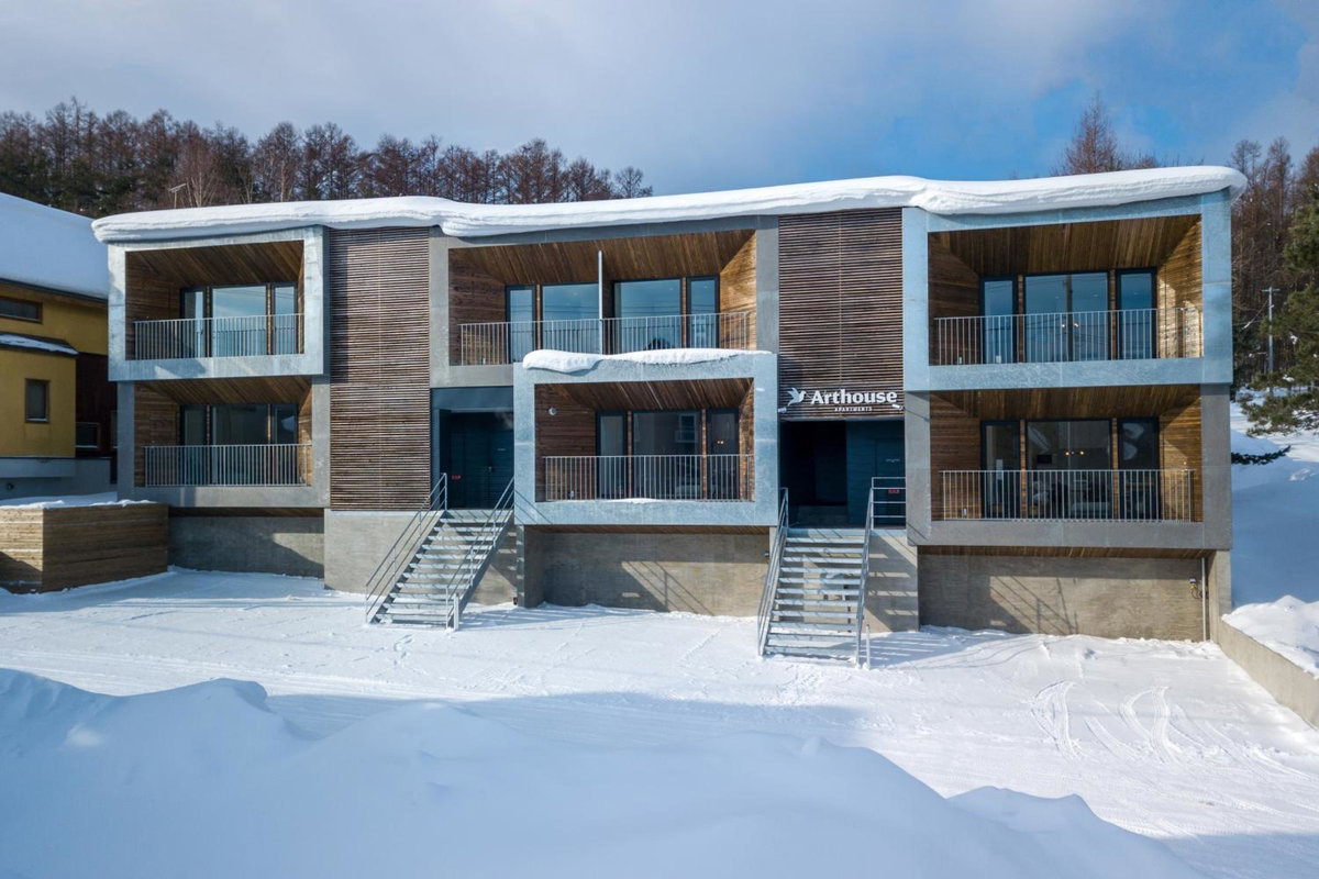 ArtHouse by H2 Life, Japon