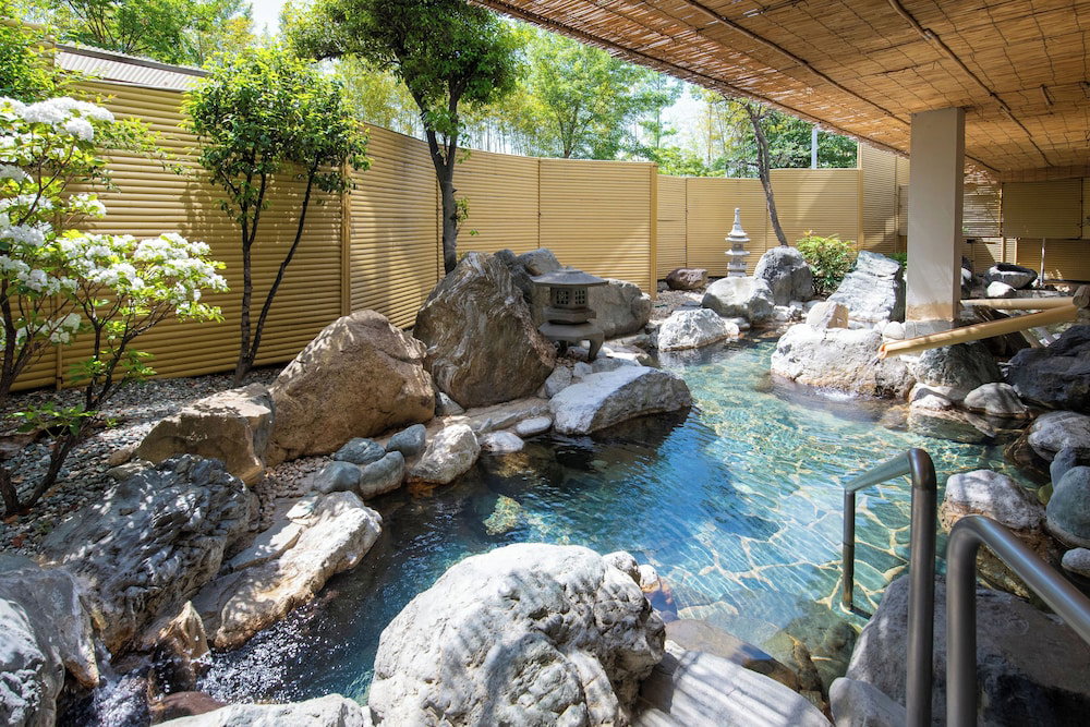 Hanayagi No Sho Keizan, Japon