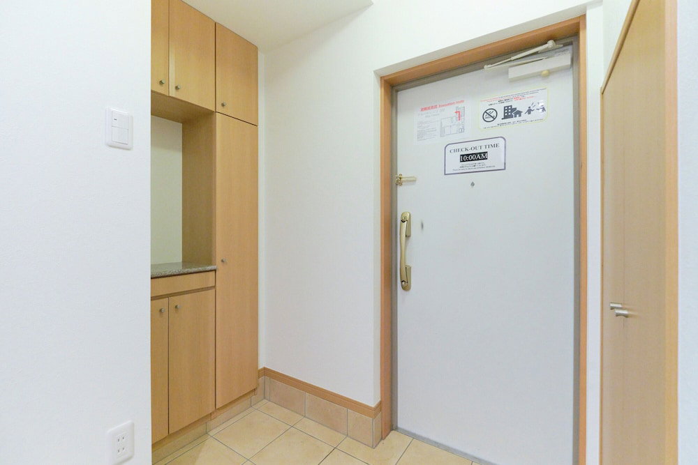 alba cerezo by Tranova, Japan