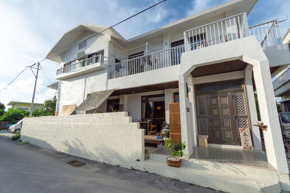 Hotel · Guest House Asibina - Hostel, Ishigaki