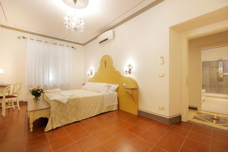 Palazzo Mari suite & rooms b&b, Montevarchi, Italy